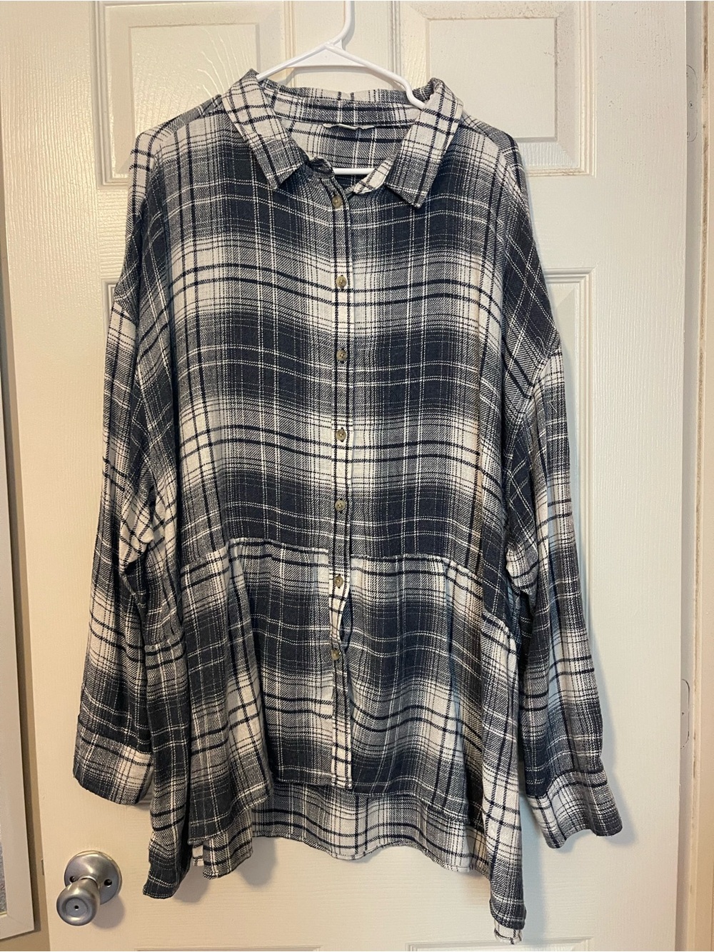 Woman’s American Eagle Flannel- Navy and White